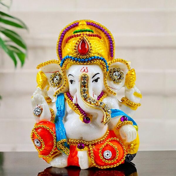 Karigaari India Handcrafted Lord Ganesha Idol for Car Dashboard I Ganesha Murti Ganpati Idol for Home Decor Puja Lord Ganesh Statue Gift for Office Desk Puja Room Figurine