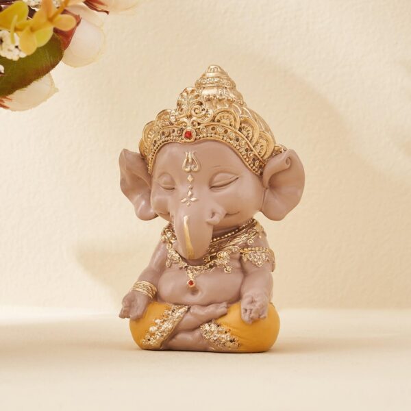 Karigaari India Elegant Resin Ganesha Idol for Car Dashboard in Namaste Pose | 4-inch Lord Ganesha Statue with Intricate Detailing | Perfect for Pooja, Gift, and Spiritual Décor